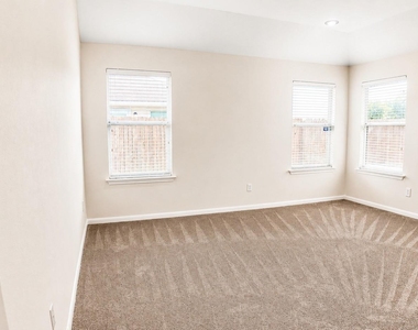 7543 Legacy Pines Drive - Photo Thumbnail 17