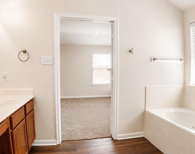 7543 Legacy Pines Drive - Photo Thumbnail 21
