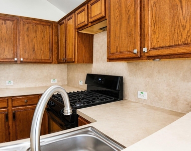 7543 Legacy Pines Drive - Photo Thumbnail 8