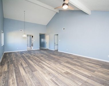 16419 N Bend Drive - Photo Thumbnail 7
