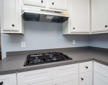 16419 N Bend Drive - Photo Thumbnail 14