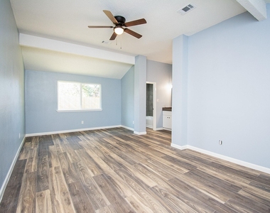 16419 N Bend Drive - Photo Thumbnail 20