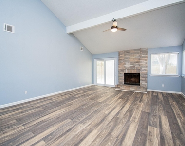16419 N Bend Drive - Photo Thumbnail 5