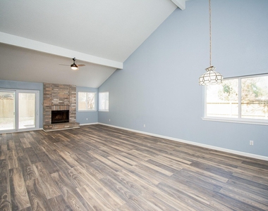16419 N Bend Drive - Photo Thumbnail 3