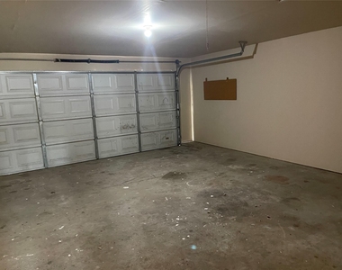 16216 Setting Sun Court - Photo Thumbnail 34