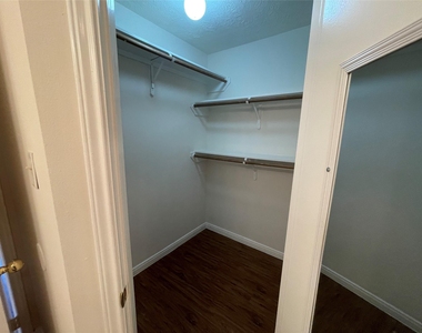 16216 Setting Sun Court - Photo Thumbnail 12