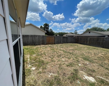 16216 Setting Sun Court - Photo Thumbnail 33