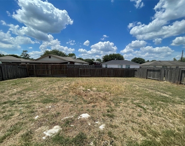 16216 Setting Sun Court - Photo Thumbnail 32