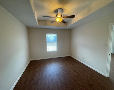 16216 Setting Sun Court - Photo Thumbnail 15