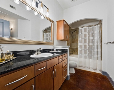 1901 Post Oak Boulevard - Photo Thumbnail 10