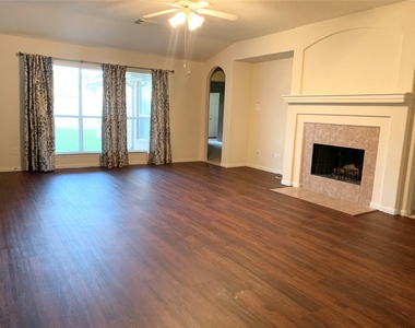 5115 Trevors Trace Lane - Photo Thumbnail 8