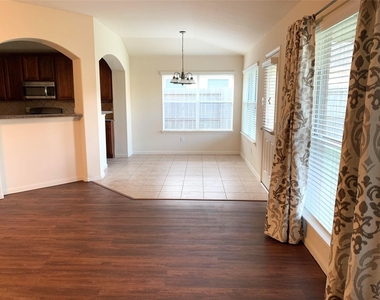 5115 Trevors Trace Lane - Photo Thumbnail 9