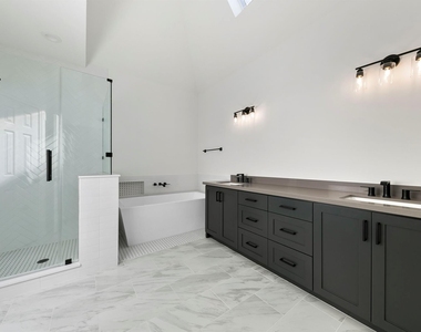 1414 Bluestone Drive - Photo Thumbnail 26