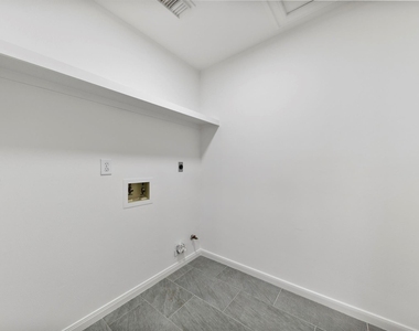 1414 Bluestone Drive - Photo Thumbnail 30