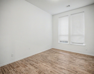 27215 Symphony Creek Lane - Photo Thumbnail 19