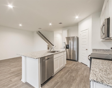 2209 Laurel Bloom Ln - Photo Thumbnail 4