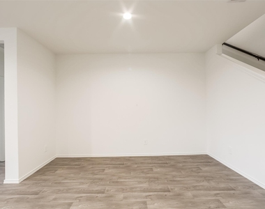 2209 Laurel Bloom Ln - Photo Thumbnail 7