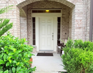 20703 Winghaven Drive - Photo Thumbnail 4