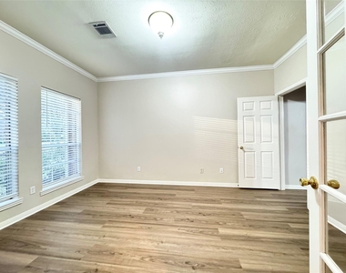 4510 Colony Hills Drive - Photo Thumbnail 4