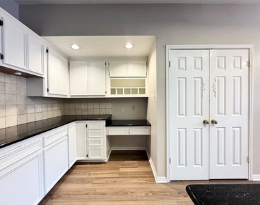 4510 Colony Hills Drive - Photo Thumbnail 9