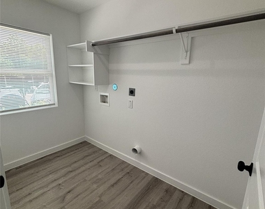 7311 Wileyvale Road - Photo Thumbnail 16