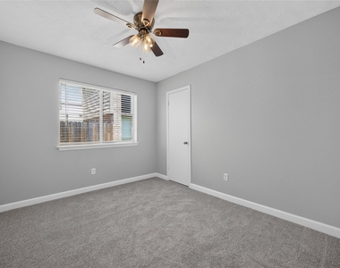 2450 Long Reach Drive - Photo Thumbnail 16