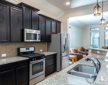 3426 Smart Sands Ln - Photo Thumbnail 6