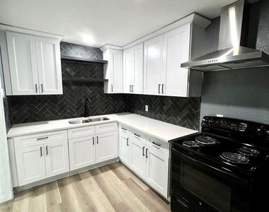 2107 Garvey Drive - Photo Thumbnail 11