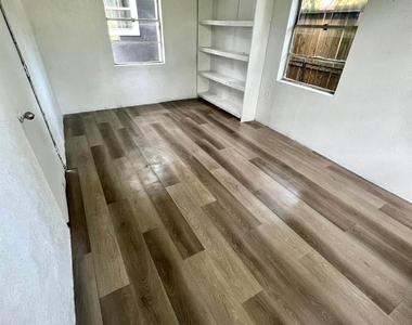 2107 Garvey Drive - Photo Thumbnail 35