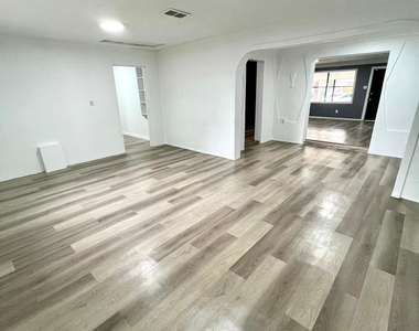 2107 Garvey Drive - Photo Thumbnail 14