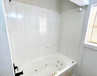 2107 Garvey Drive - Photo Thumbnail 18