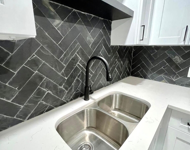 2107 Garvey Drive - Photo Thumbnail 9