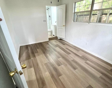 2107 Garvey Drive - Photo Thumbnail 26