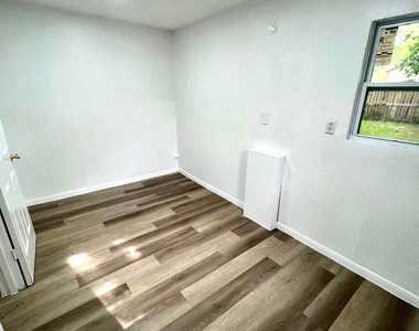 2107 Garvey Drive - Photo Thumbnail 21