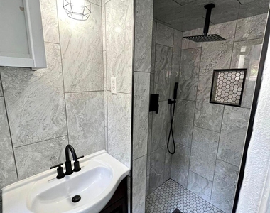 2107 Garvey Drive - Photo Thumbnail 17