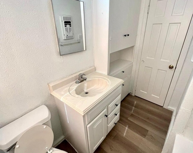 2107 Garvey Drive - Photo Thumbnail 31