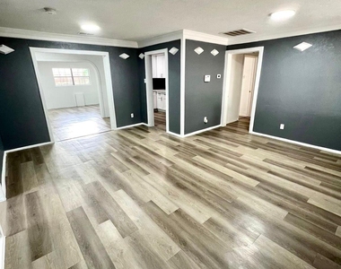 2107 Garvey Drive - Photo Thumbnail 1