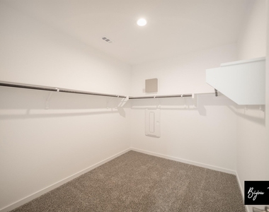 1728 Daylight Lake Drive - Photo Thumbnail 16