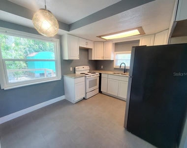7222 Tropical Drive - Photo Thumbnail 15