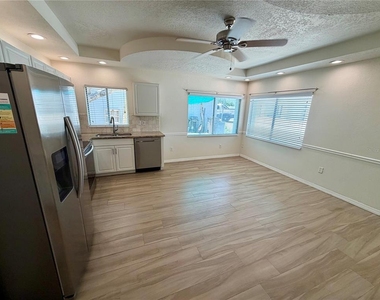 350 Gulf Boulevard - Photo Thumbnail 3