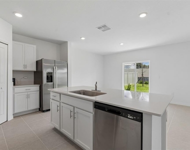 7847 Abagail Drive - Photo Thumbnail 4
