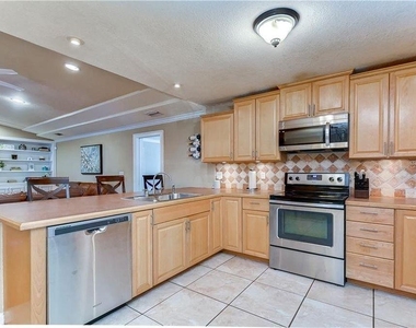 5121 Ellendale Avenue - Photo Thumbnail 7