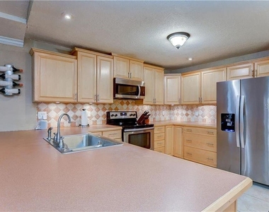 5121 Ellendale Avenue - Photo Thumbnail 8