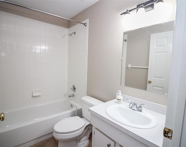 17765 Oak Bridge Street - Photo Thumbnail 18
