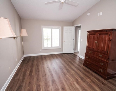 17765 Oak Bridge Street - Photo Thumbnail 12
