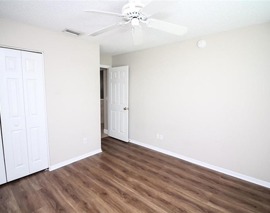 17765 Oak Bridge Street - Photo Thumbnail 19