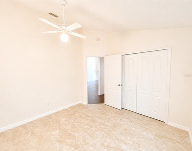 4201 Pine Isle Drive - Photo Thumbnail 16