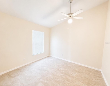 4201 Pine Isle Drive - Photo Thumbnail 15