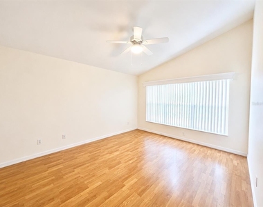4201 Pine Isle Drive - Photo Thumbnail 10