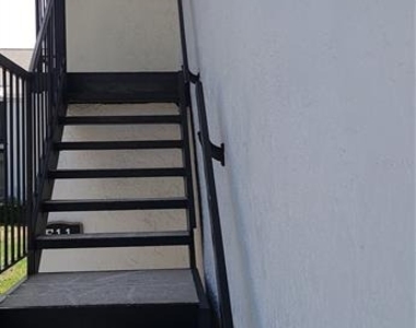 3813 N Oak Drive - Photo Thumbnail 2